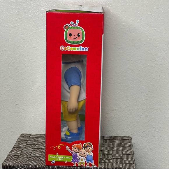 Cocomelon Interactive delux JJ doll - Picture 5 of 5